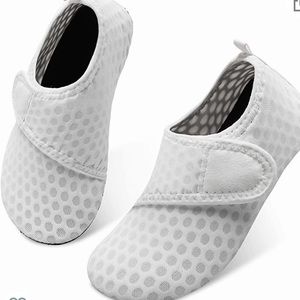 Girls water shoes quick dry barefoot size 12.5/1